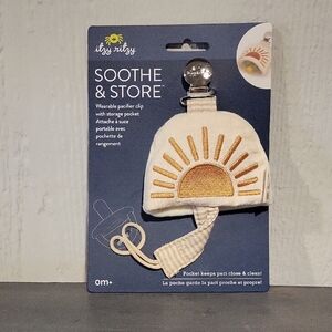 Itzy Ritzy Soothe & Store Pacifier Clip in Cream and Gold